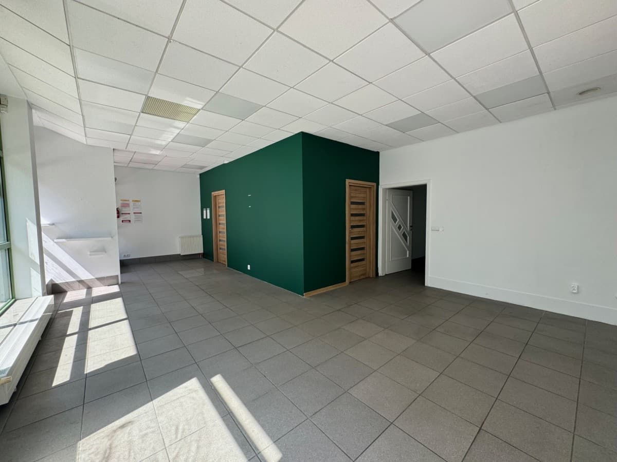 Просторное 64м² помещение с большими витринами – 4